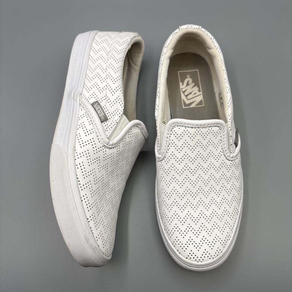 Vans Perforated Leather Shoe Women Size 6.5 White Chevron Asher Slip on Sneakers